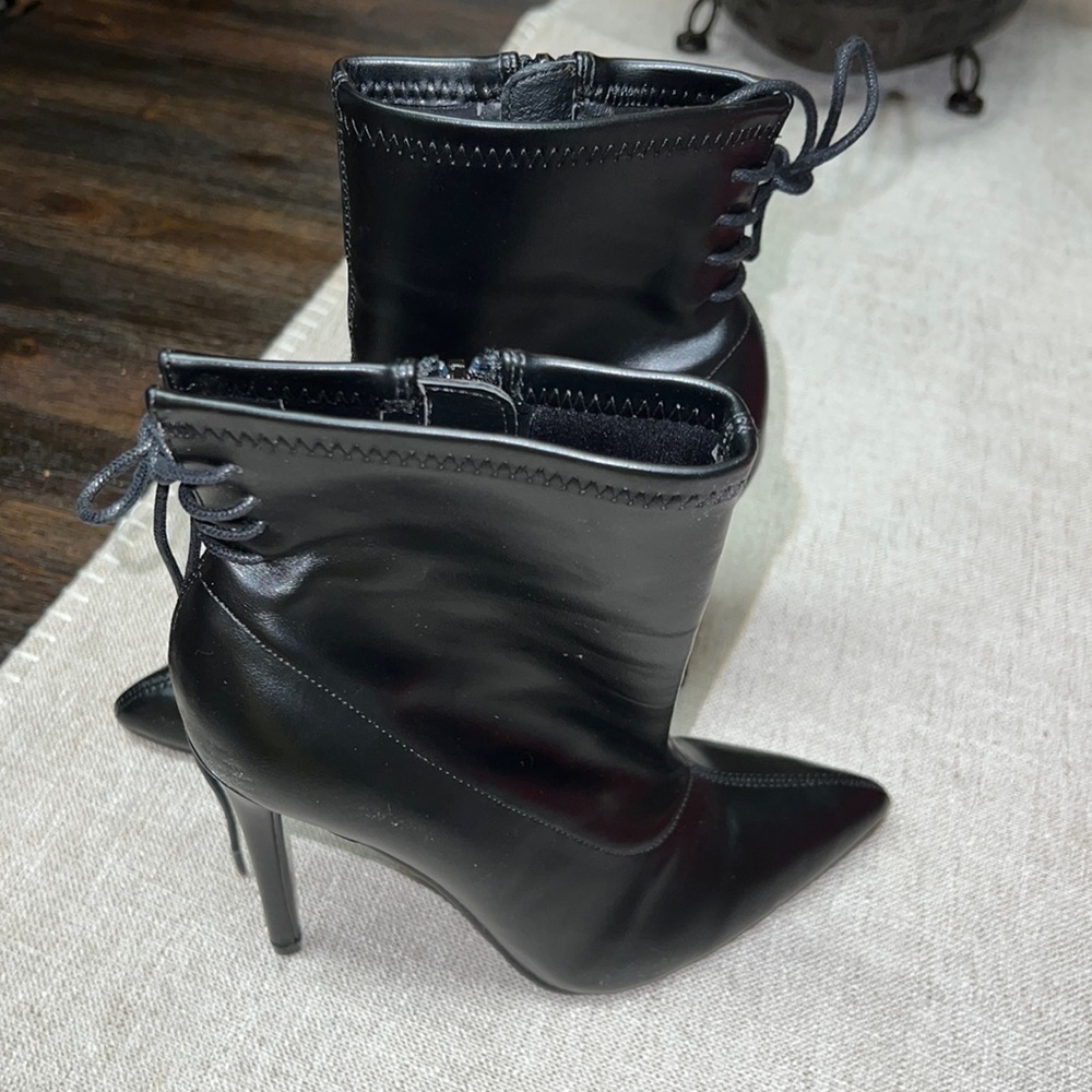 Pre-Owned Shoedazzle Georgia booties heels Black Women’s 8